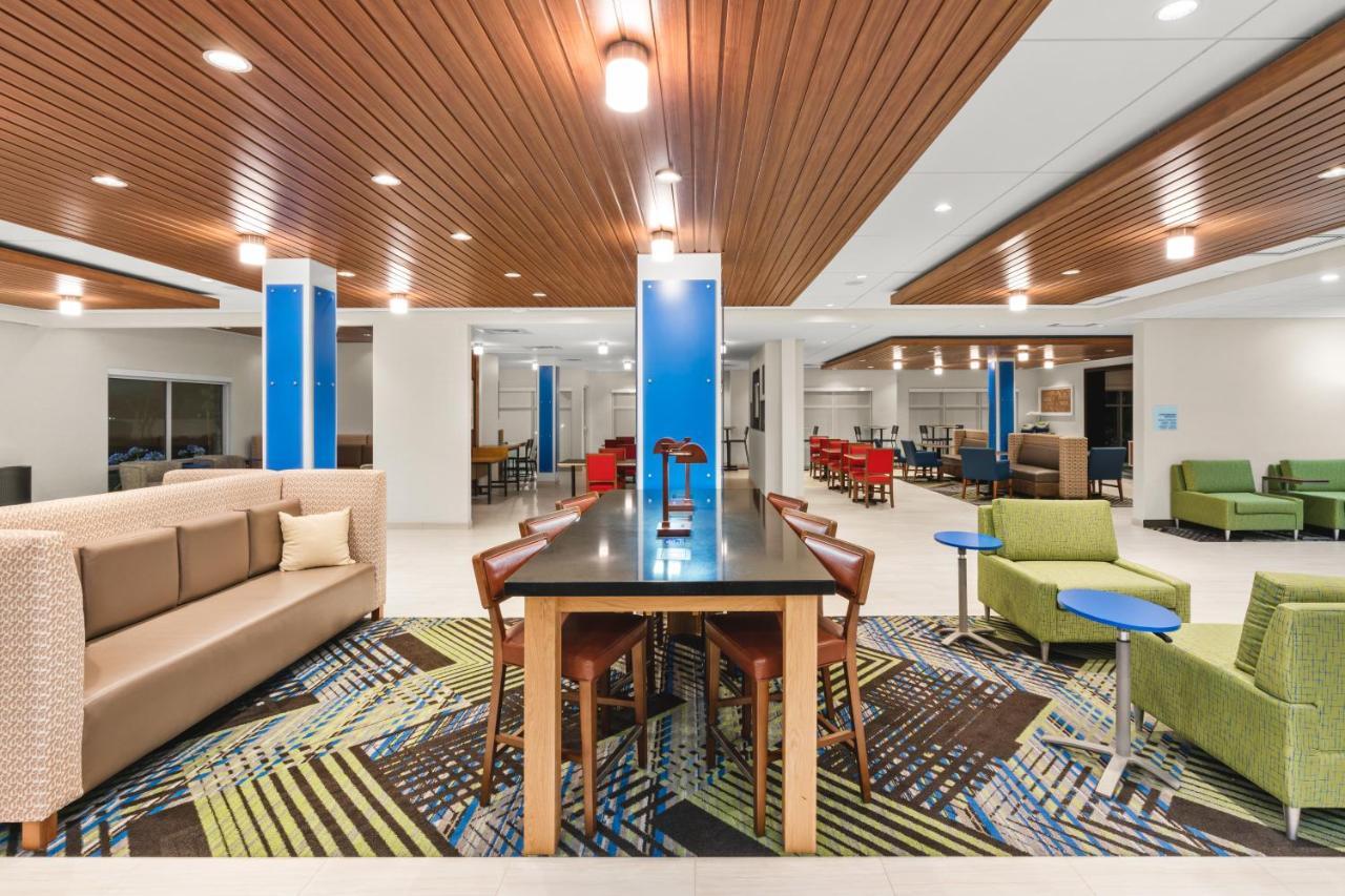 Holiday Inn Express & Suites - Suisun City By Ihg エクステリア 写真
