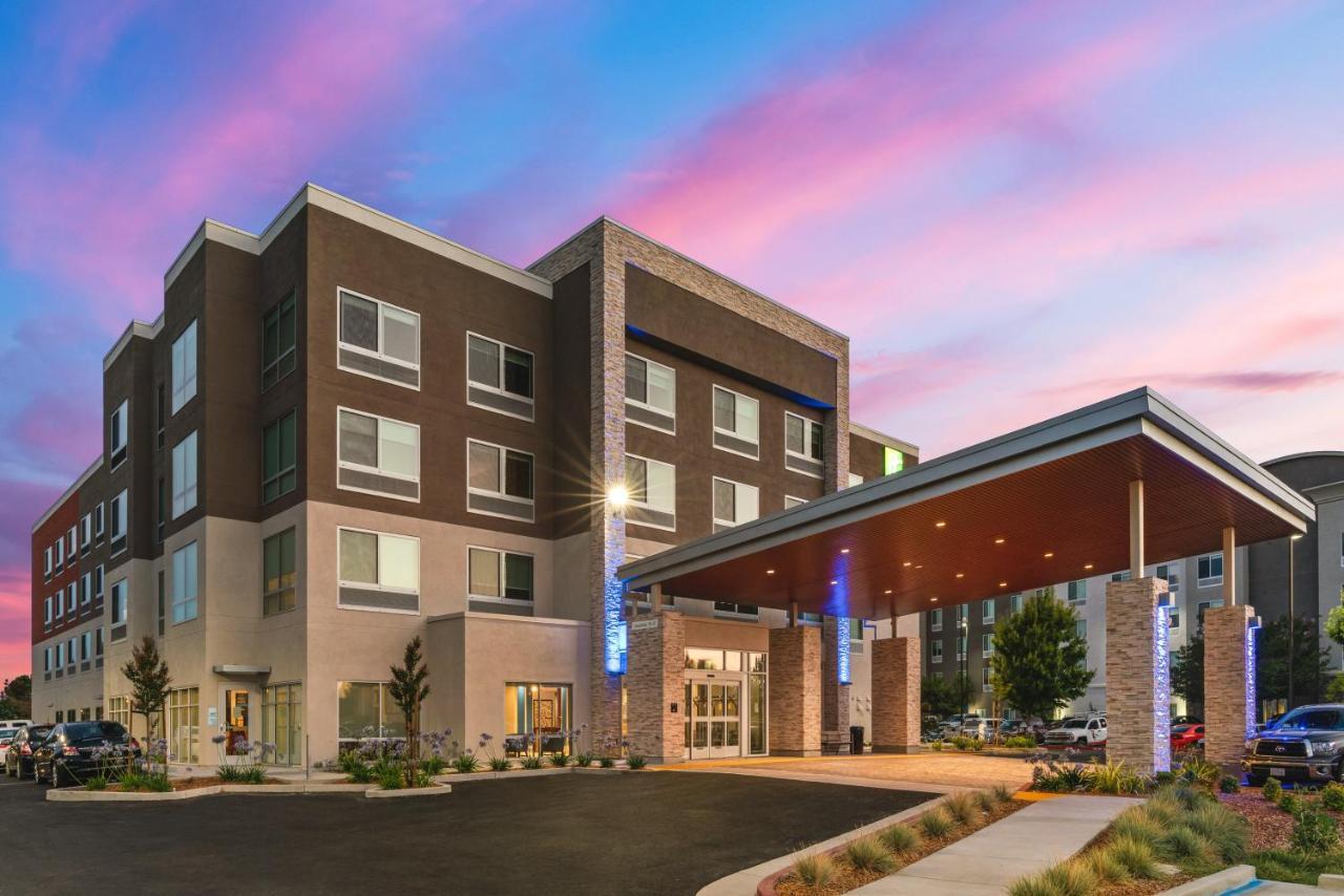 Holiday Inn Express & Suites - Suisun City By Ihg エクステリア 写真