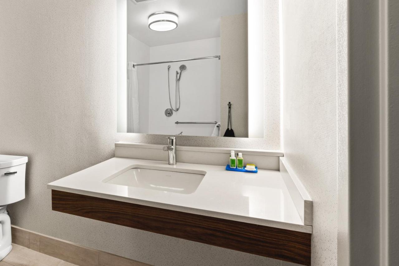 Holiday Inn Express & Suites - Suisun City By Ihg エクステリア 写真
