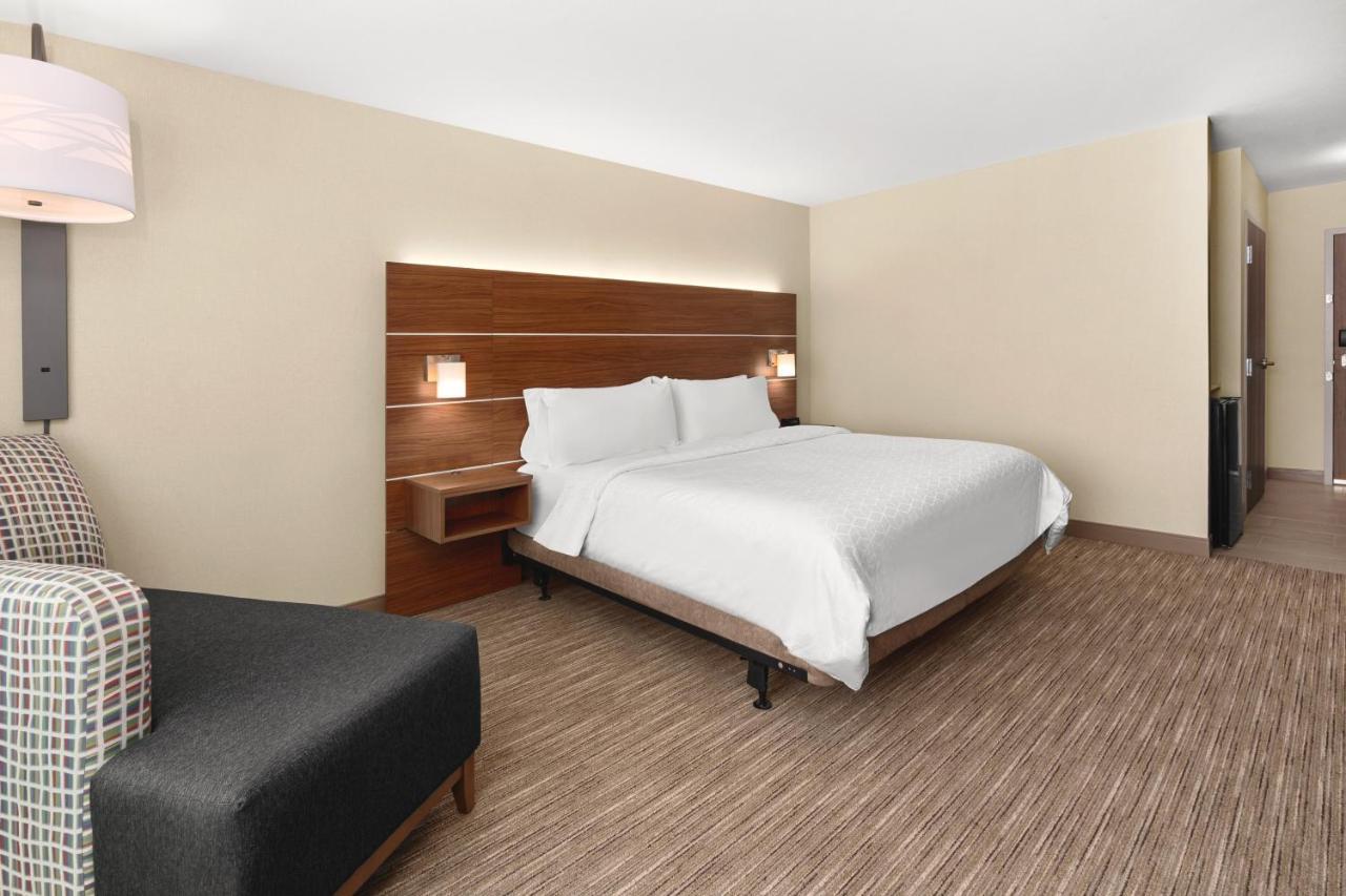 Holiday Inn Express & Suites - Suisun City By Ihg エクステリア 写真