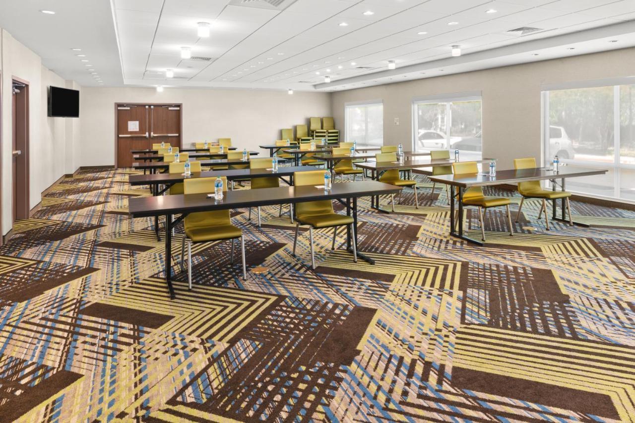 Holiday Inn Express & Suites - Suisun City By Ihg エクステリア 写真