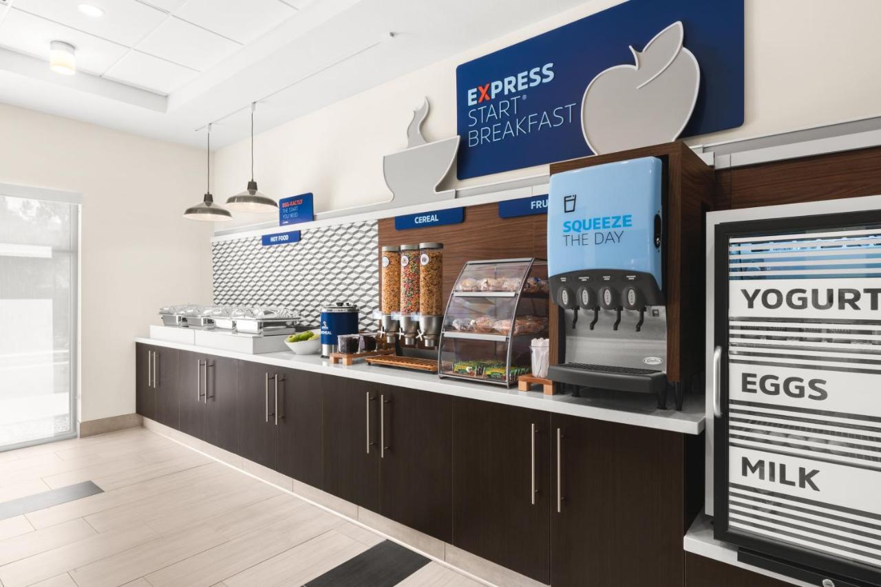 Holiday Inn Express & Suites - Suisun City By Ihg エクステリア 写真