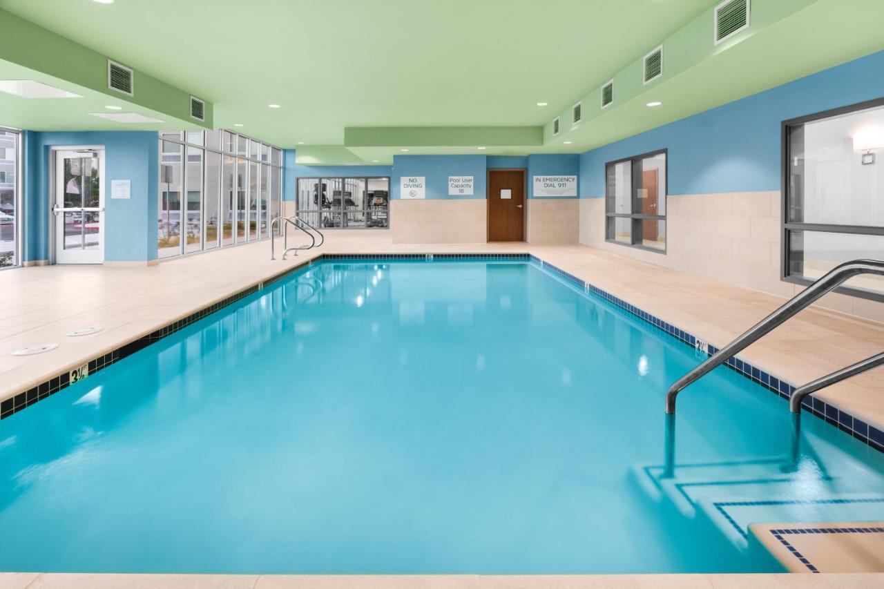 Holiday Inn Express & Suites - Suisun City By Ihg エクステリア 写真