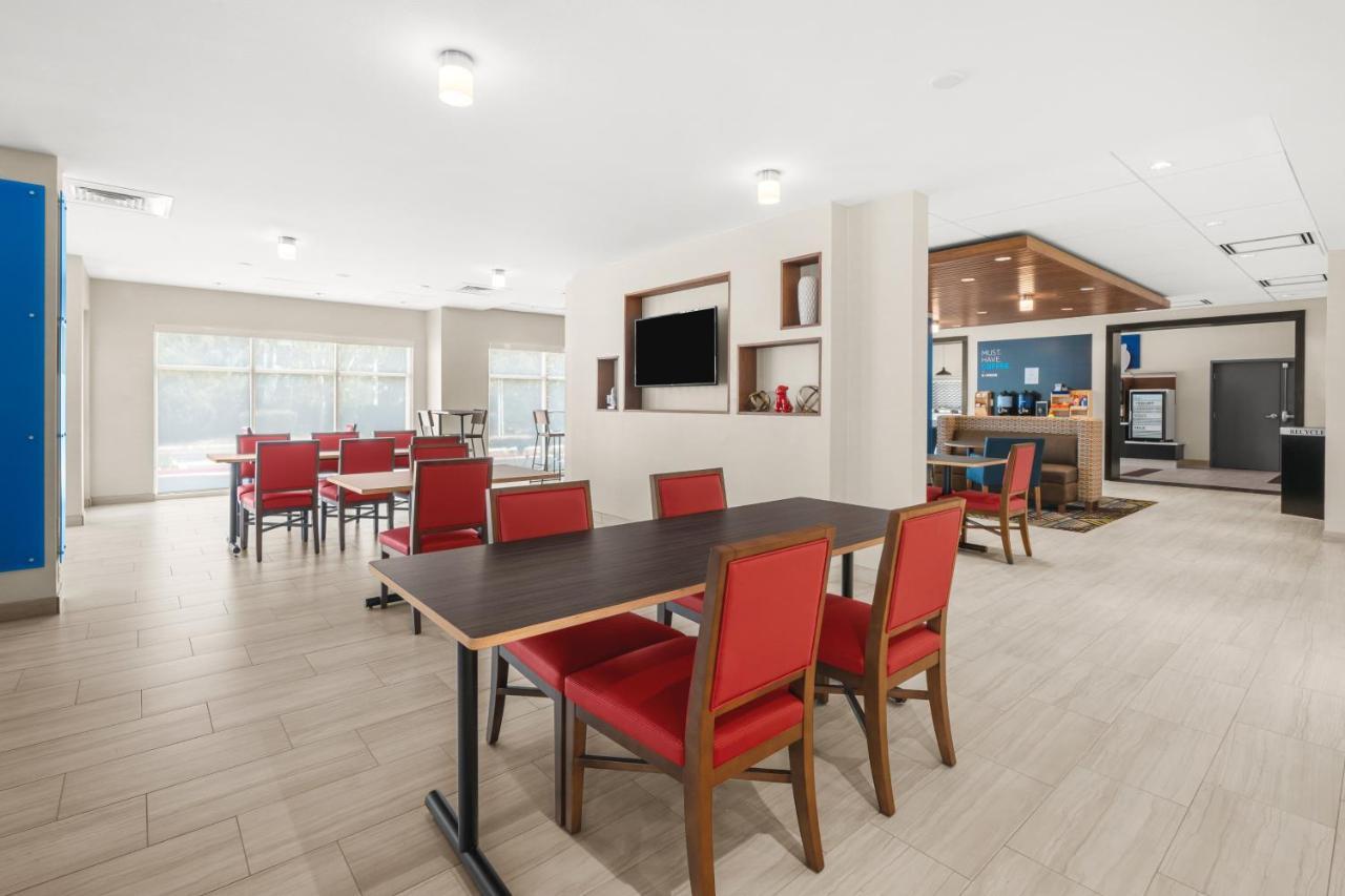 Holiday Inn Express & Suites - Suisun City By Ihg エクステリア 写真
