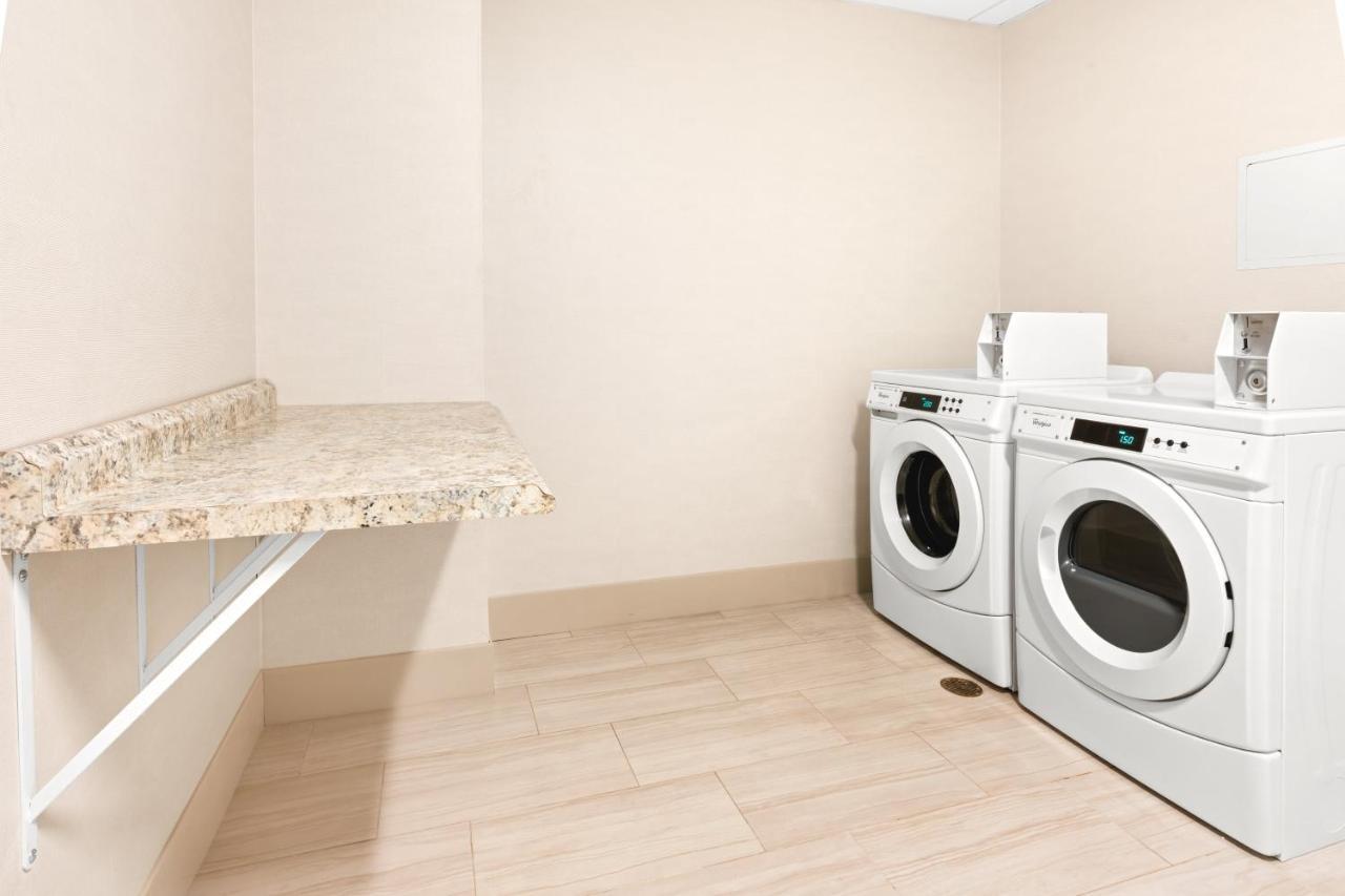 Holiday Inn Express & Suites - Suisun City By Ihg エクステリア 写真